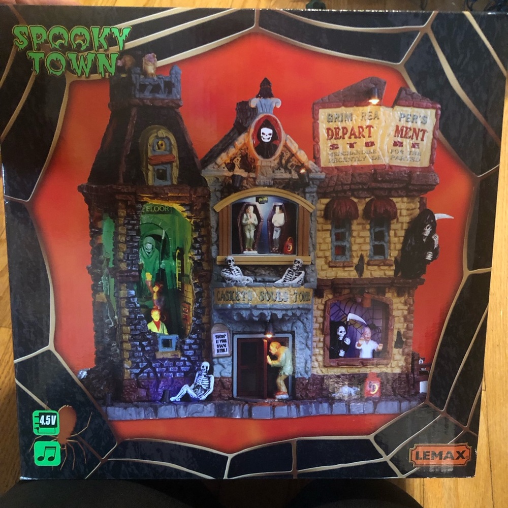Lemax Spooky Town 2013 GRIM REAPER'S DEPARTMENT STORE 35492 Halloween MINT
